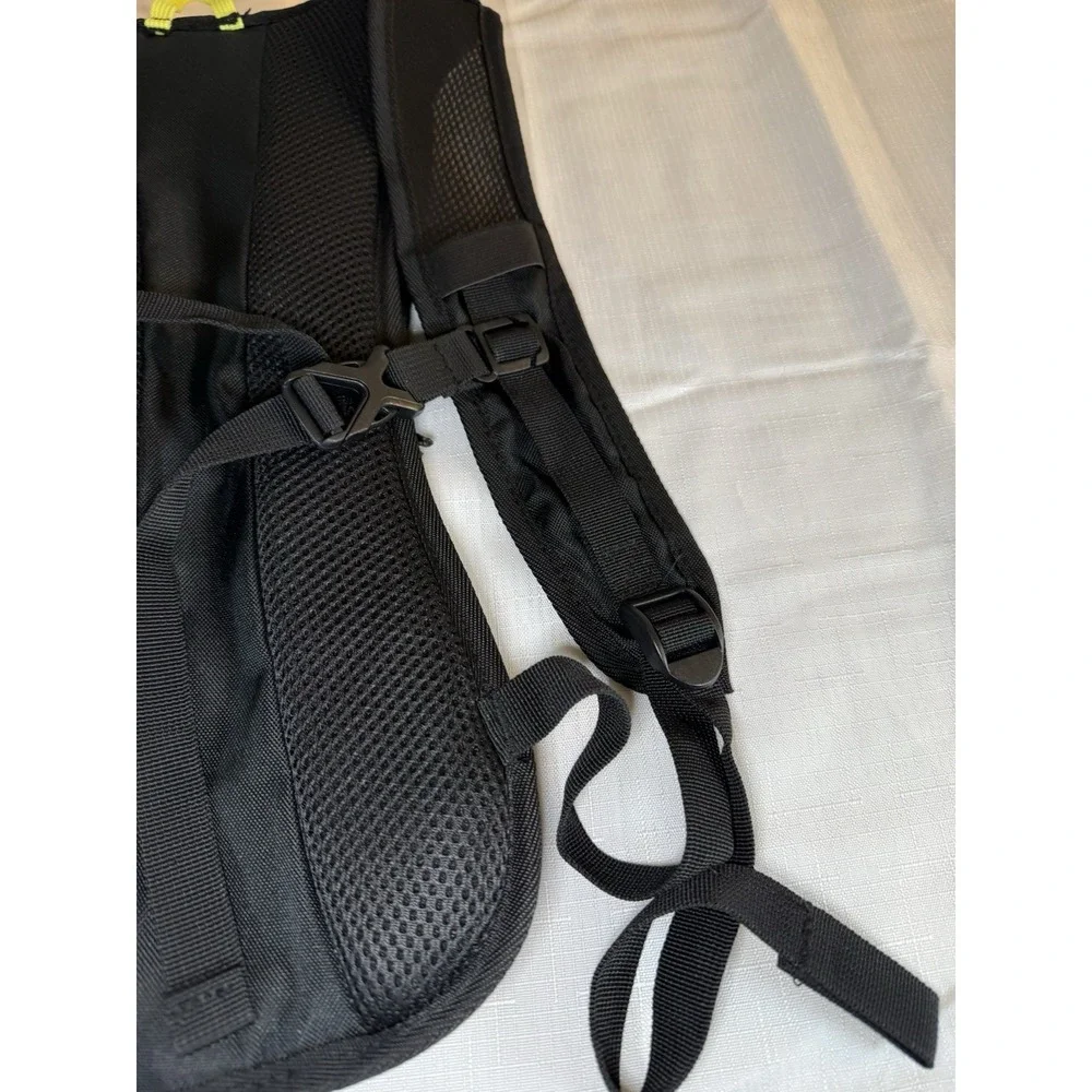 Ozark Trail Pearson Creek‎ 2 Liter Hydration Backpack Gray And Black Reflective